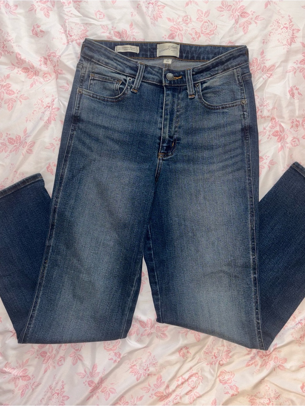 Universal Thread HIGH RISE EVERYDAY STRAIGHT Jeans - Picture 2 of 4